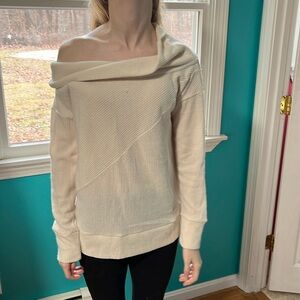 GAP NWT Cream Sweater Size M